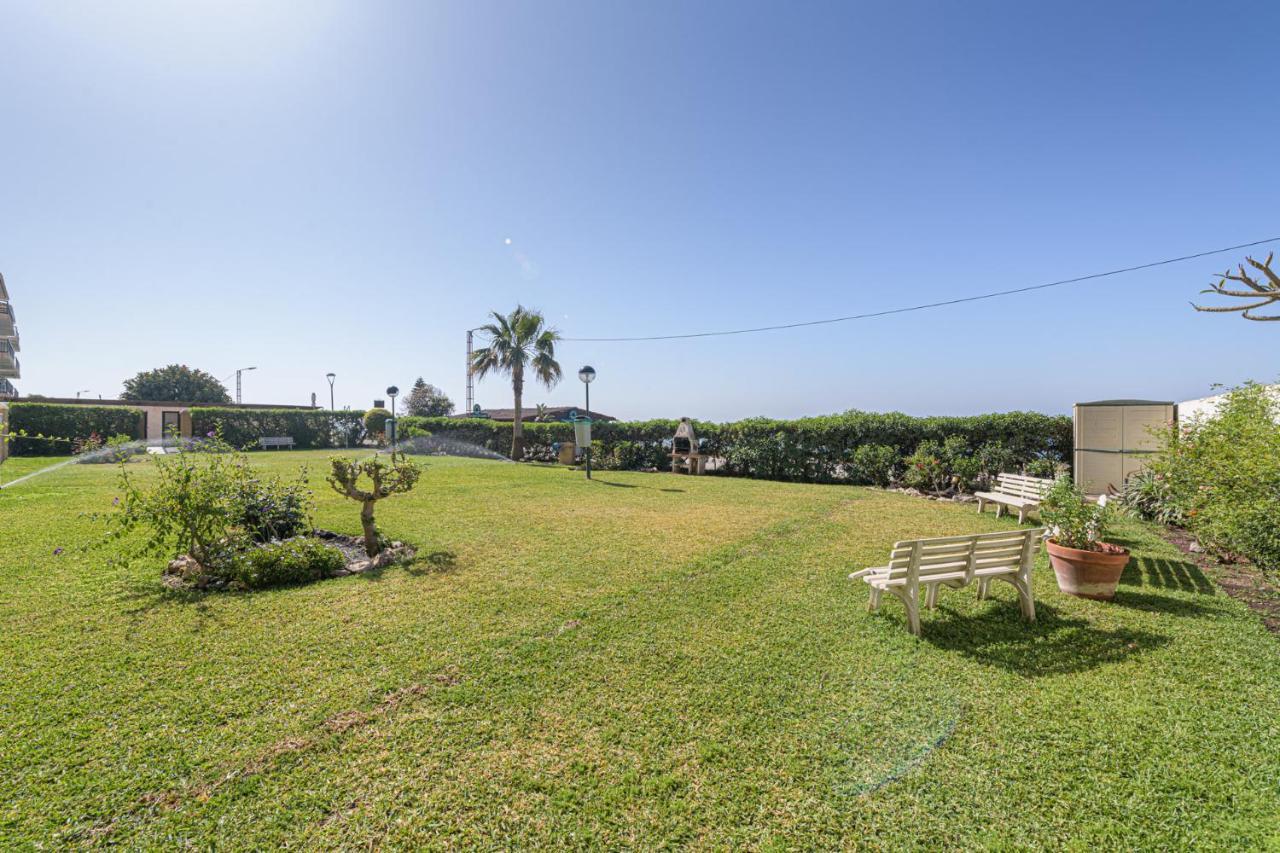 Wintowinrentals Amazing Front Sea View & Relax Торре-де-Бенаґальбон Екстер'єр фото