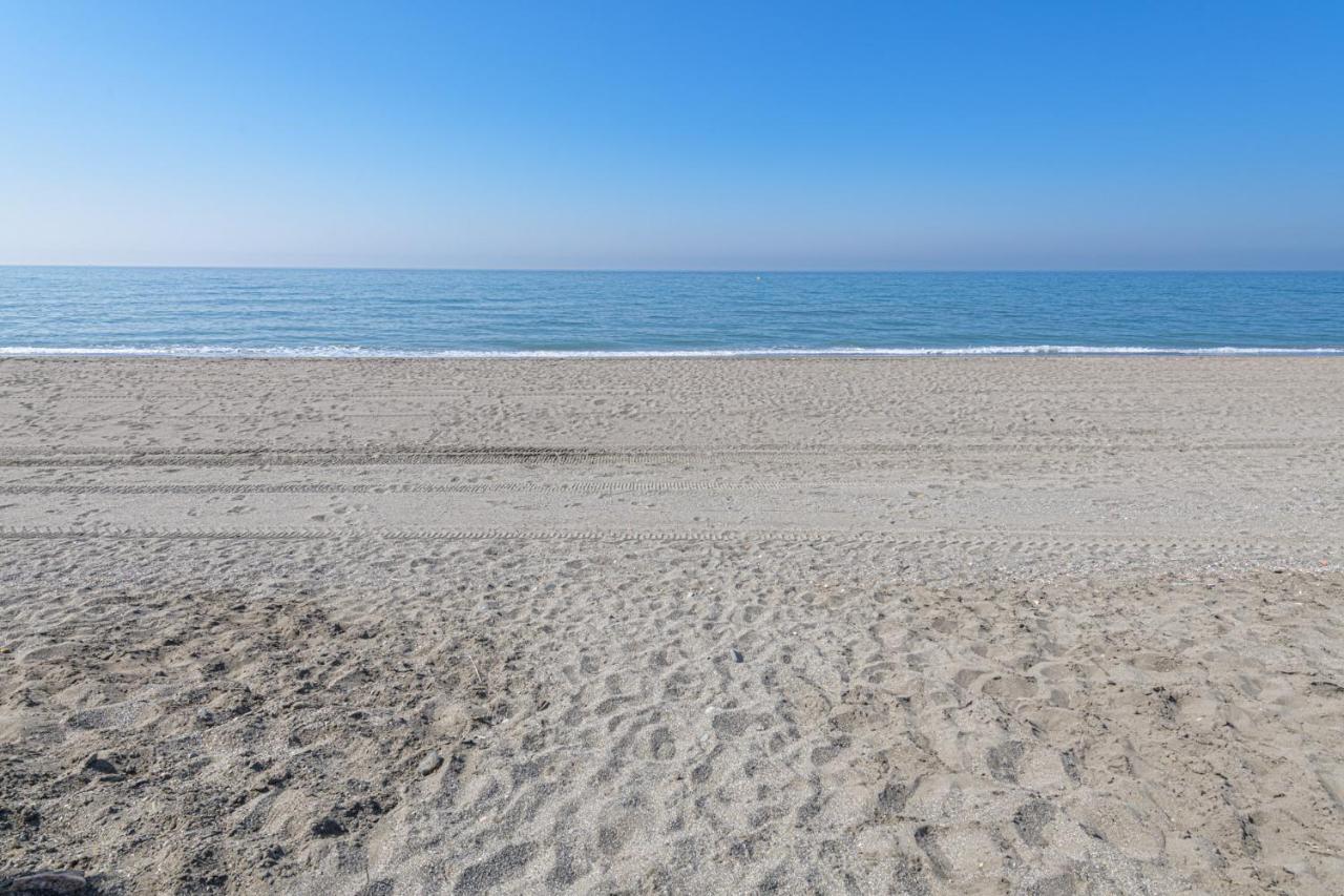 Wintowinrentals Amazing Front Sea View & Relax Торре-де-Бенаґальбон Екстер'єр фото