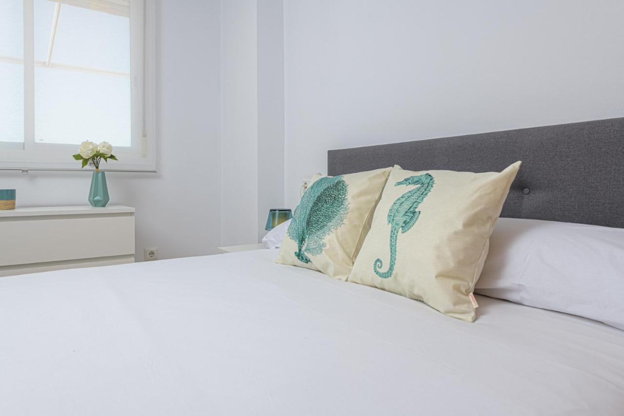 Wintowinrentals Amazing Front Sea View & Relax Торре-де-Бенаґальбон Екстер'єр фото